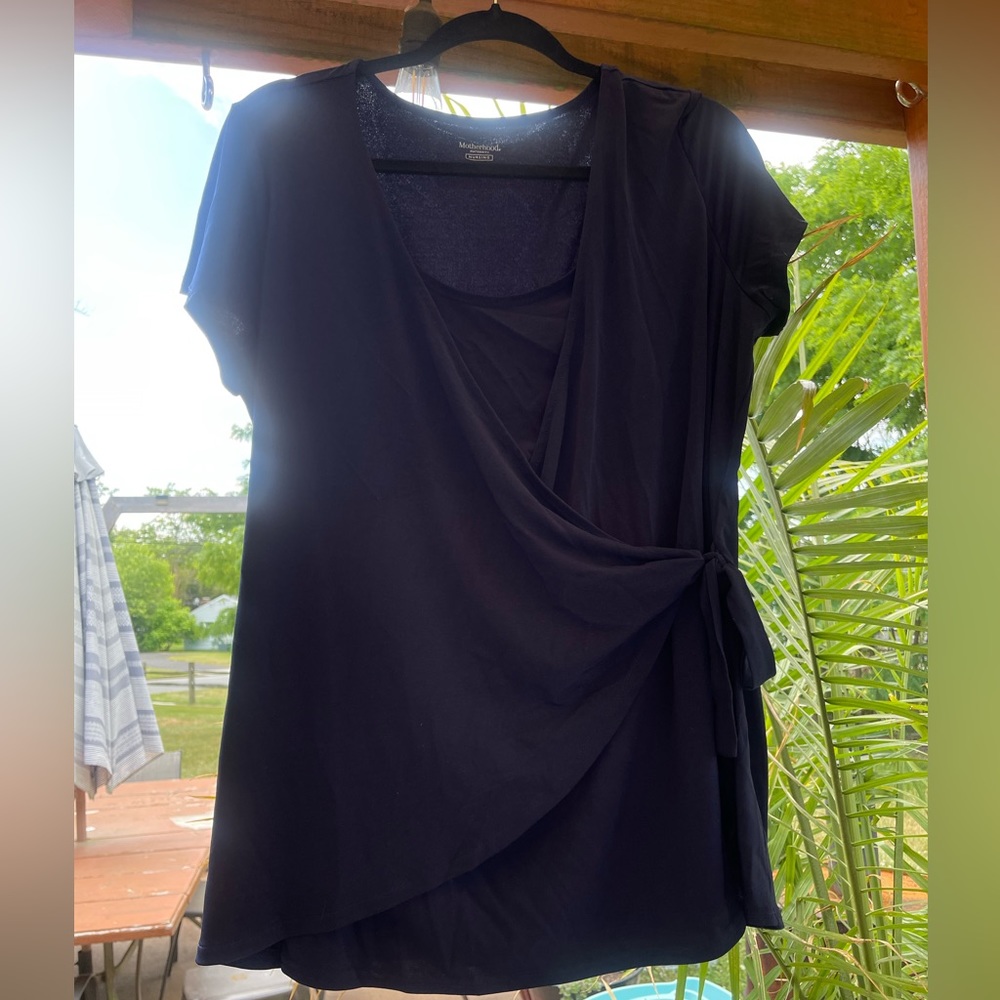 Motherhood maternity nursing shirt!